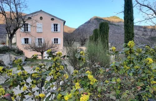 La Robine-sur-Galabre Apartment | Les gîtes du château