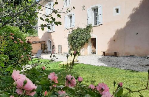 La Robine-sur-Galabre Apartment | Les gîtes du château