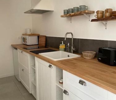 Camlez House | Les GITE st Nicolas La campagne a 5 min de la mer!