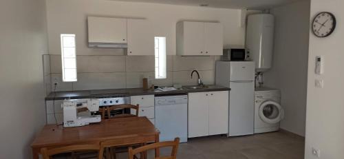 Balaruc-les-Bains House | Les Gites De La Pinede