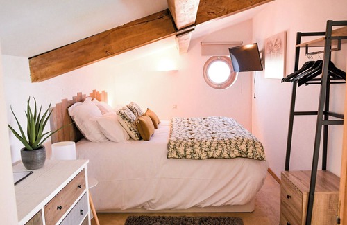 Rochefort-du-Gard Bed & Breakfast | Les Hauts d'Avignon -Guesthouse -Room 4