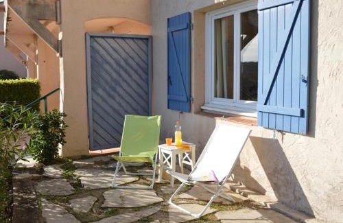 Les Issambres Apartment | Les Issambres : Appt avec Piscine, Tennis, et Parking au Rez de Jardin - FR-1-226-380