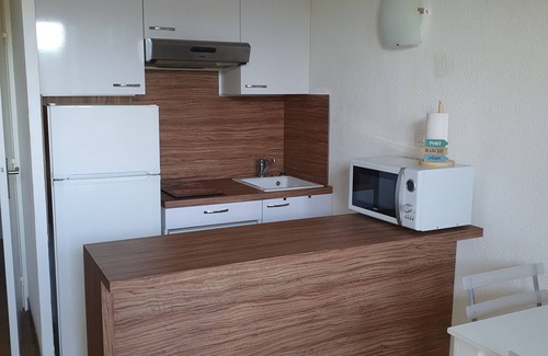 Saint-Cyr-sur-Mer Apartment | LES LECQUES - GARDEN STUDIO 3 MN WALK FROM THE BEACH+PARKING+TENNIS