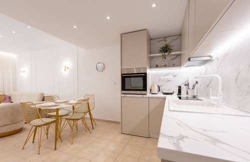 Afytos Apartment | Les Maisons Deluxe Superior by RentalsPro