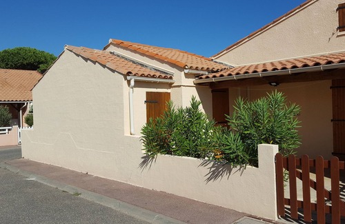 Les Ayguades House | Les Mers du Sud, sleeps 4 + bikes, 45m2, beach 120m away