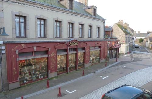 Saint-Vaast-la-Hougue House | "Les Mouettes" Maison de pêcheur en centre ville