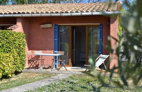Saint-Dezery Apartment | Les Olivettes - Gite Champêtre