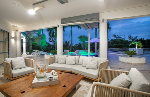 Plum Bay Villa | Les Palmiers Bleus Stay 7, Pay 6 Promotion | Ocean Front - Located in Tropical Terres Basses with Private Pool