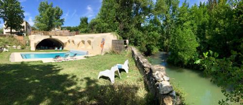 Mirabel-et-Blacons Apartment | Les pieds dans l'eau - Gîte de L'olivier - Plage privée