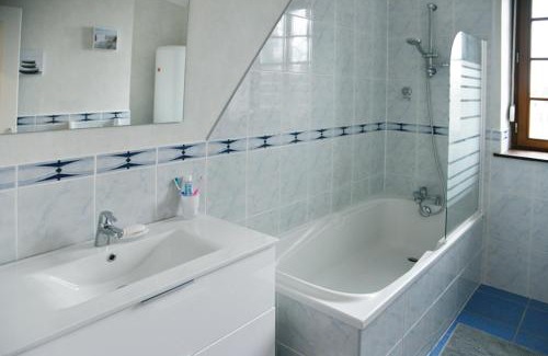 Luxeuil-les-Bains Apartment | Les pieds dans l'eau,la tête dans les nuages