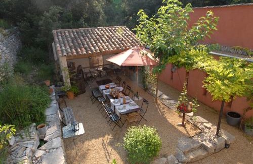 Besse-sur-Issole Bed & Breakfast | Les Pierres Sauvages