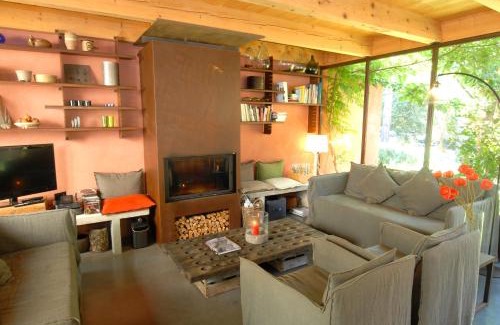 Besse-sur-Issole Bed & Breakfast | Les Pierres Sauvages