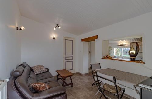 Saint-Avit-Saint-Nazaire House | Les pouges