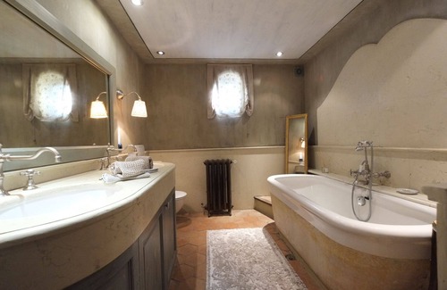 Mougins Bed & Breakfast | Les Rosées