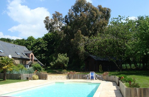 Saint-Alban House | Les Sirènes, character gîte with swimming pool, 20 minutes from the coast
