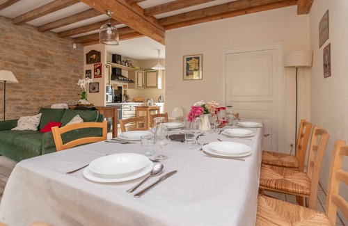 Jully-les-Buxy House | Les Volets Verts - Maison pour 10p avec Jardin