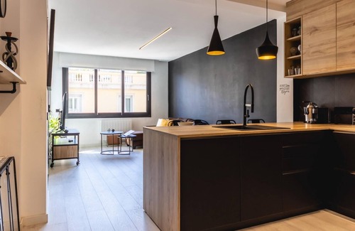 Eixample Apartment | Les Voltes - Holiday Apartment Rental in Girona | Bravissimo