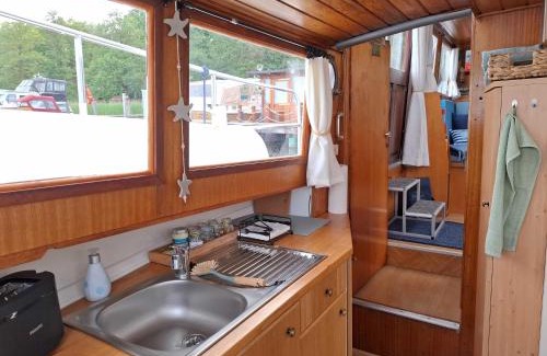 Wesenberg Boat Rental | Leseinsel Helena