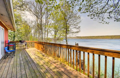 Trumansburg House | Less Than 1 Mi to State Park Trumansburg Cottage with Deck!