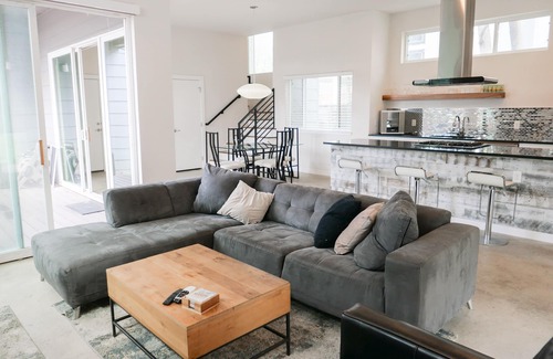 Govalle Condo | Less than 3 miles from downtown, it's minutes away from all Austin has to offer!