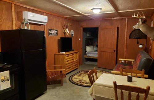 Newcomb House | Less than a mile from Sundquist and Royal Blue Riding Trails and TWRA TrailHead.