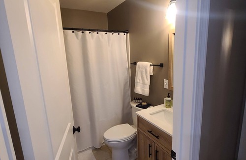 Killington House | Less than a mile to Killington base, walking distance to restaurants.