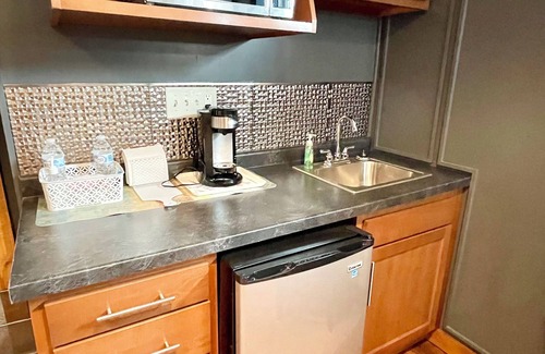 North Shore Cabin | Lester River Retreat - 8 miles to Downtown Duluth