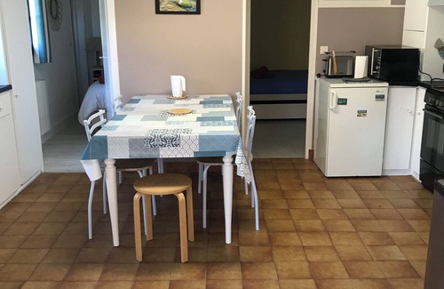 Ouistreham House | Let's rent a charming annex in our garden, 200m from the beach, shops, thalasso.