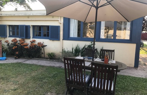 Ouistreham House | Let's rent a charming annex in our garden, 200m from the beach, shops, thalasso.