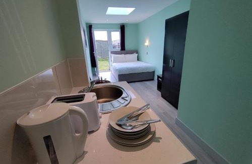 Pinkwell House | Letzi Ensuite, 15 Min to Heathrow, Fast WiFi