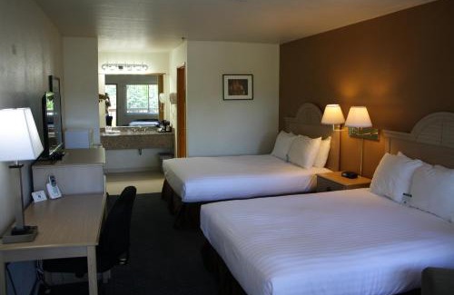 Woodland Hotel | Lewis River Inn