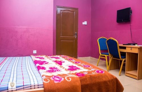 Nungua Central Cabin | Lexis Lodge
