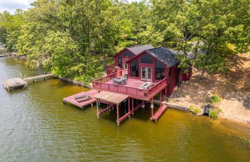 Rockwell House | Liams Lodge-Peaceful Cabin Panoramic Lake Views