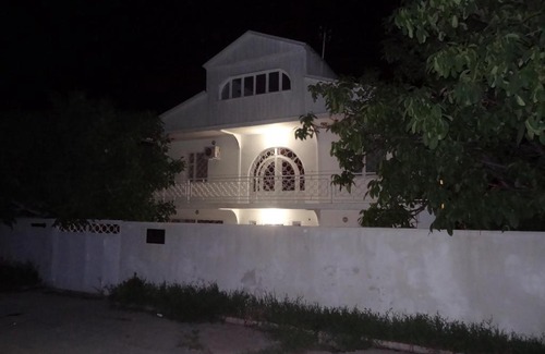 Oshakan House | LIBERAL WHITE HOUSE