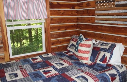Rome Cabin | Liberty Lodge, Twin Lakes Country Cabins
