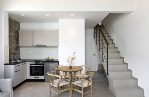 Sourpi Apartment | Lichnos Luxury Maisonette 2
