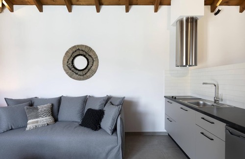 Sourpi House | Lichnos Luxury Studio