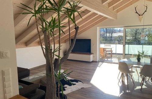 Bruckmuehl Apartment | Lichtdurchflutete Wohnung mit großer Dachterrasse