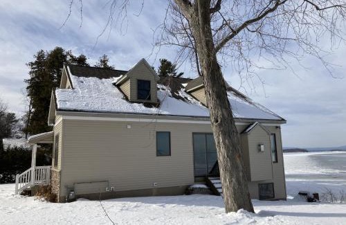 Malletts Bay House | Life on the Lake