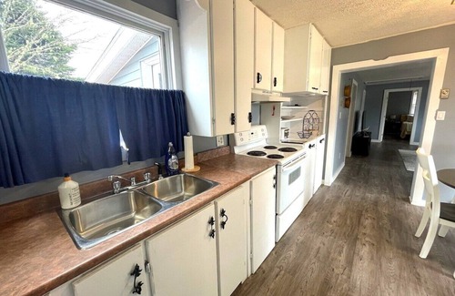 Canal House | Life's Better at the Cottage