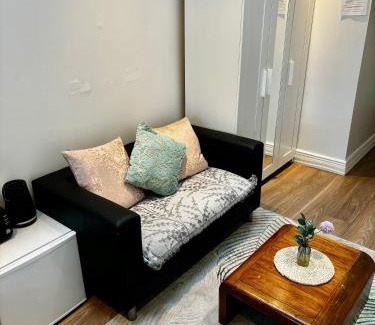 Dublin House | Liffey Valley Homestay