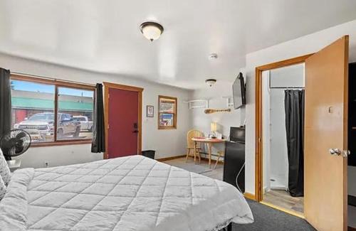 Idaho Springs Hotel | Lift Landing