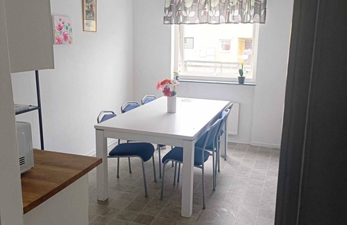 Ullared Bed & Breakfast | LIGGER 50 METER FRÅN GEKÅS VARUHUSET