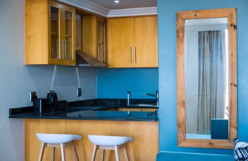 Durban Point Apartment | Light and Lovely Gem G710