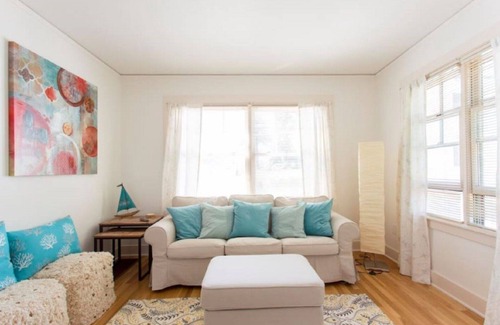 Beach Hill - Beach Flats Apartment | Light-Filled Carriage House Apartment- Blocks to Beach and Boardwalk