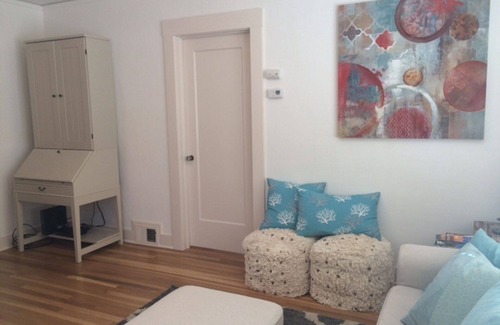 Beach Hill - Beach Flats Apartment | Light-Filled Carriage House Apartment- Blocks to Beach and Boardwalk