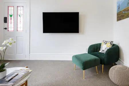 Freemans Bay Apartment | Light-filled Renovated Villa Walk to Ponsonby Road