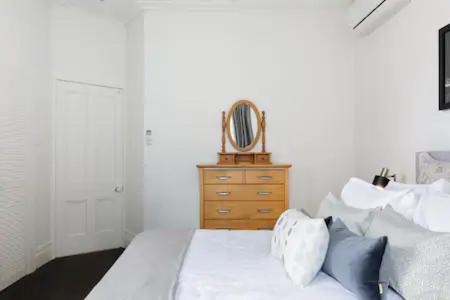 Freemans Bay Apartment | Light-filled Renovated Villa Walk to Ponsonby Road