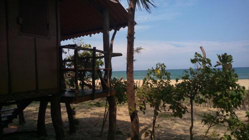 Komari House | Light House Beach Hut