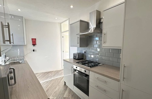 Knott End-on-Sea Apartment | Light House View Summ